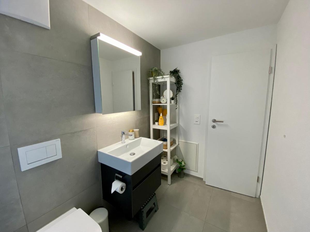 Glad Spot - Liestal - 10 Min From Basel - Central, Design & Netflix Apartment Bagian luar foto